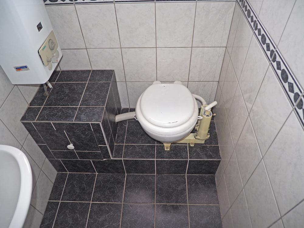 Aft cabin, Accommodation